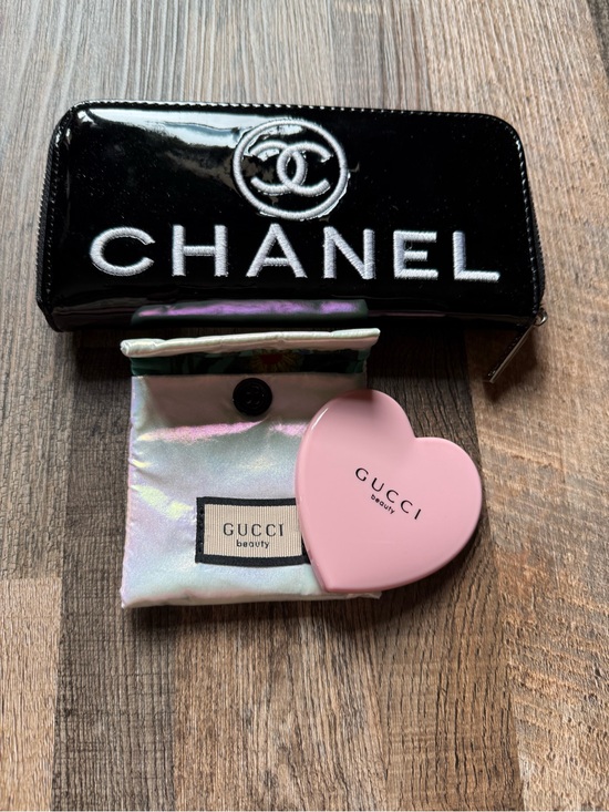 CHANEL Accessories - CHANEL Black Patent Logo Zip Card Wallet + Gucci Beauty Mirror - FGWP